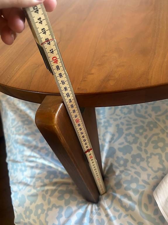 Tische: Table basse guéridon Jean Prouvé  – Neu und originalverpackt aus Préverenges von lud_dk87 1