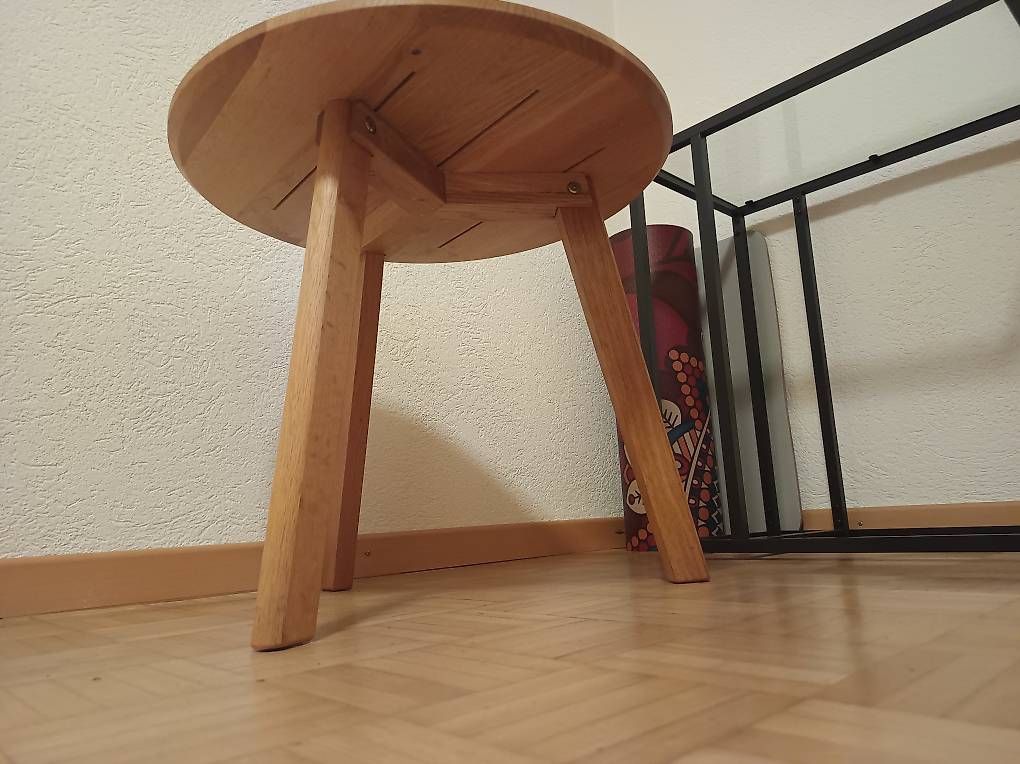 Tische: Beistelltisch, top Zustand – Gebraucht aus Olten von Slaven_Todorovic 1