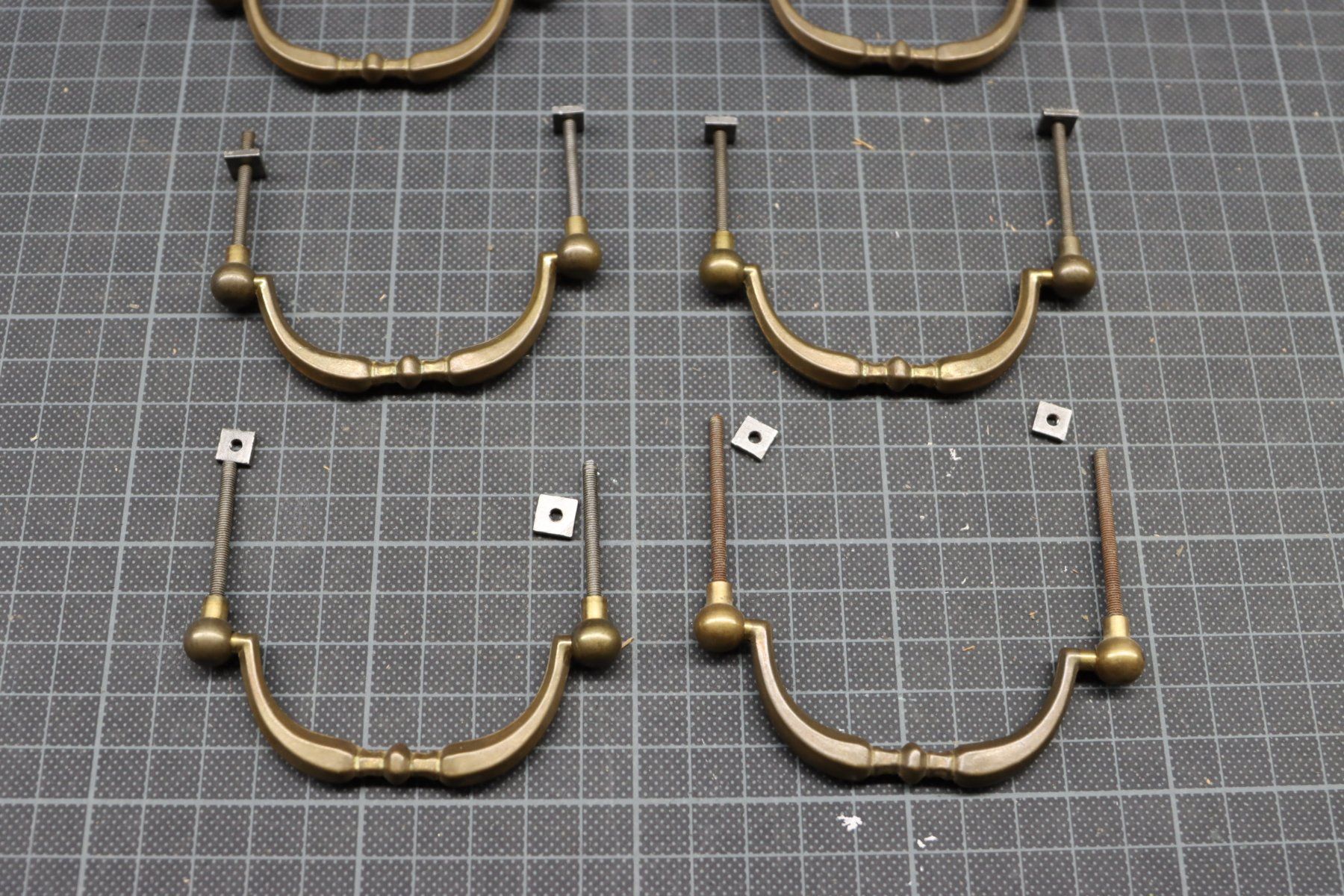 Eisenwaren: Komplettes Kommodengriffe-Set, 8 Fallgriffe – Gebraucht aus Emmetten von Super008 3
