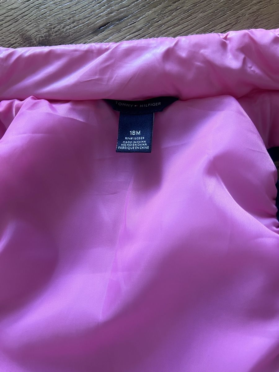 Tommy Hilfiger Sonstige Mädchenkleider: Tommy Hilfiger Weste, 18M – Gebraucht aus Breitenbach von Saskia.Betschart 1