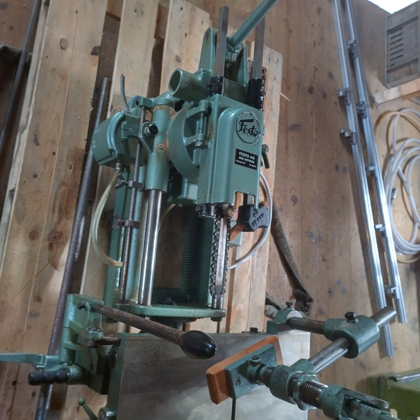 Festo Tutte le macchine: Kettenstemmer Festo – Usato da Herisau venduto da kernbo 1