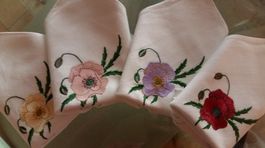 Tischdekoration mit tollen Mohnblumen