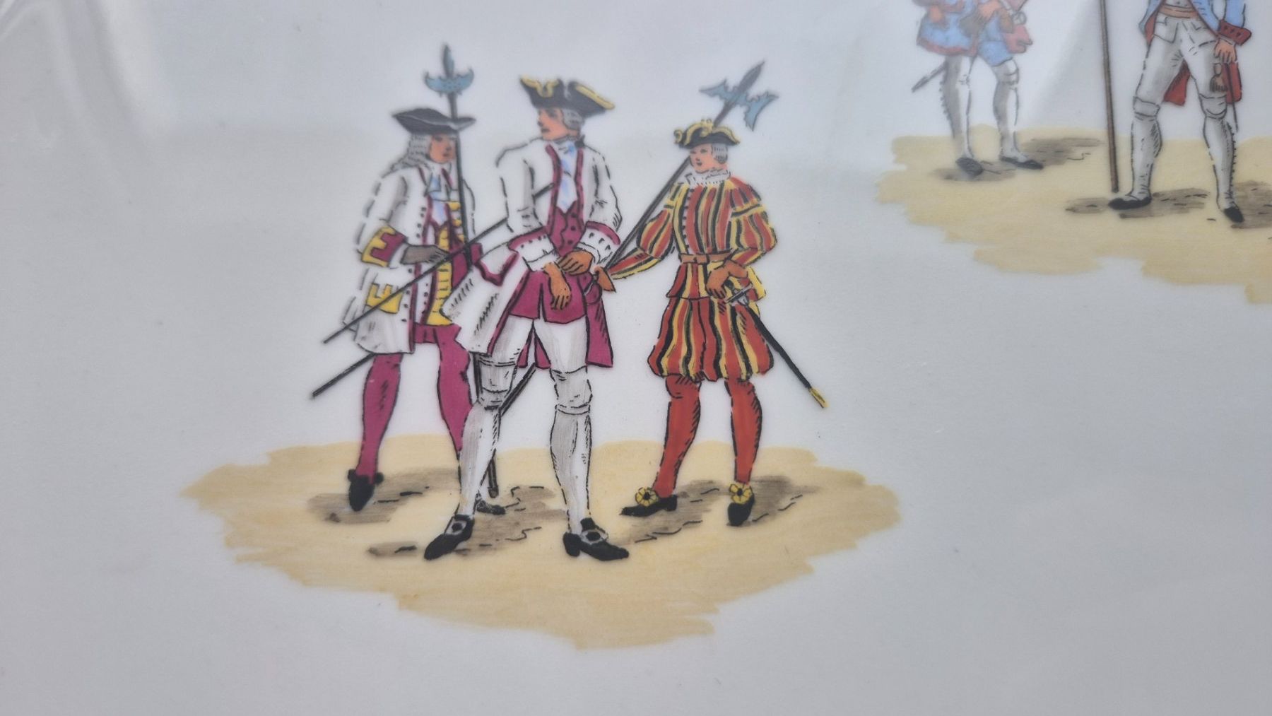Piatti di portata: LANGENTHAL Platte / Teller Suisse au Service  31cm – Usato da Niederweningen venduto da Obson 1