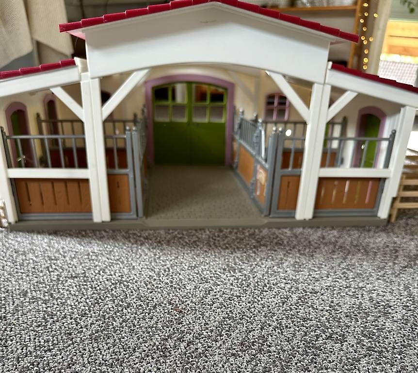 Schleich Giocattoli: Schleich Pferdestall pink – Usato da Rüegsauschachen venduto da van_dmm2 2