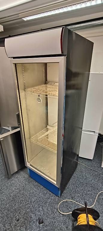 Frigoriferi: Getränkekühlschrank – Usato da Pfäffikon ZH venduto da K-V-M 3