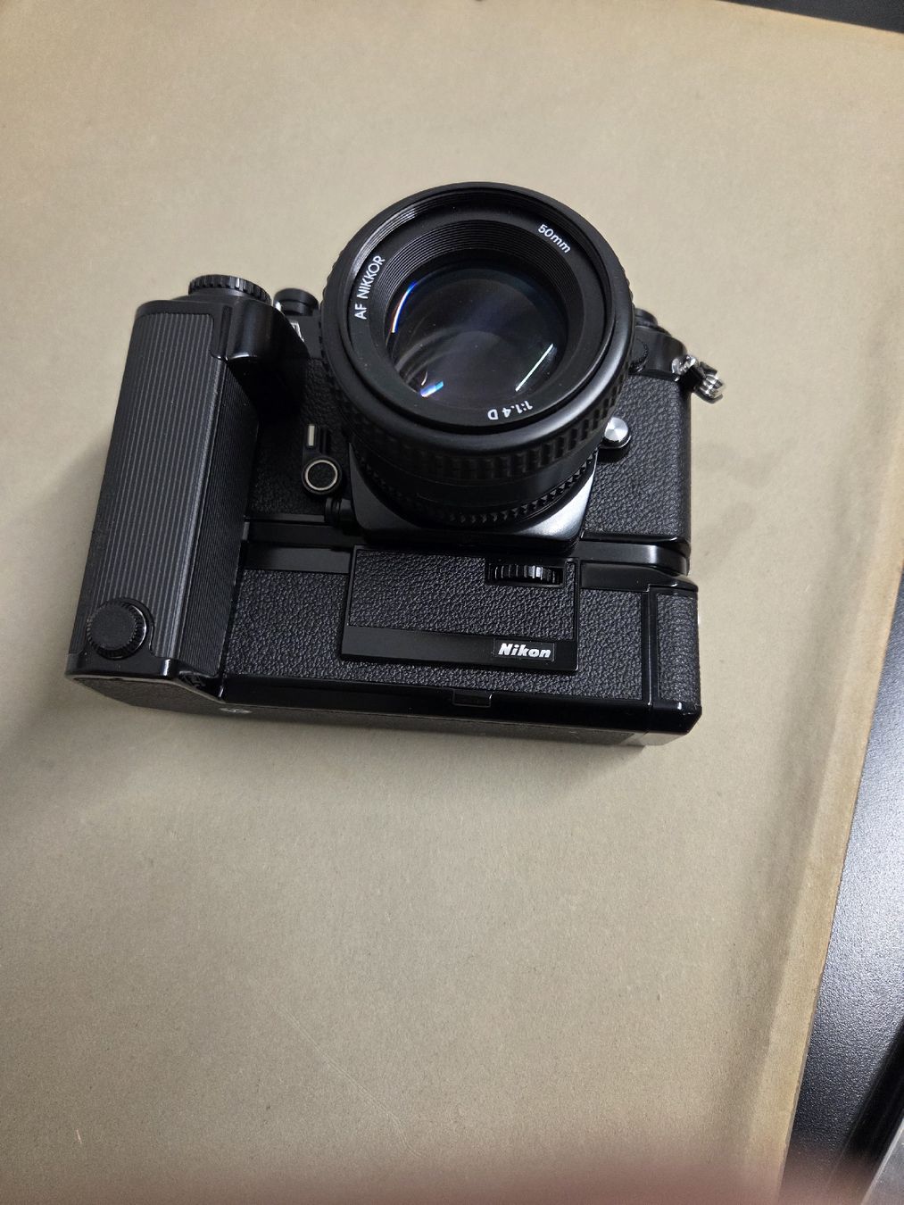 Nikon Fotocamera: Nikon FA Spiegelreflexkamera mit Objektiv – Usato da Dietikon venduto da Allegra34 5