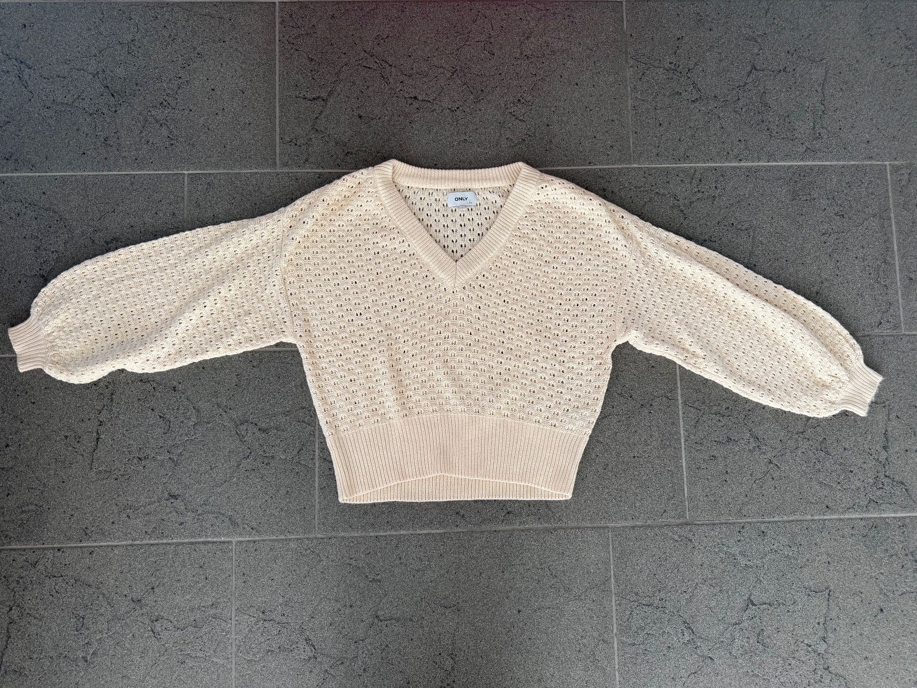 Only Pulls & Sweat-shirts: Pullover mit V-Ausschnitt gelöchert Grösse L – Neuf (Voir description) à Rupperswil par Nila_7