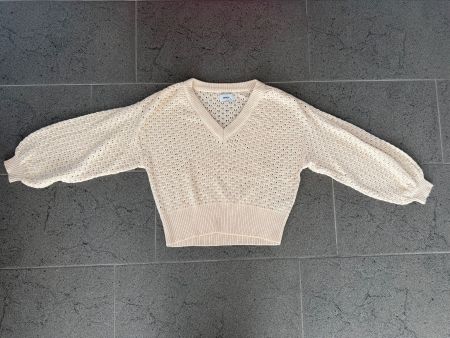 Pullover mit V-Ausschnitt gelöchert Grösse L