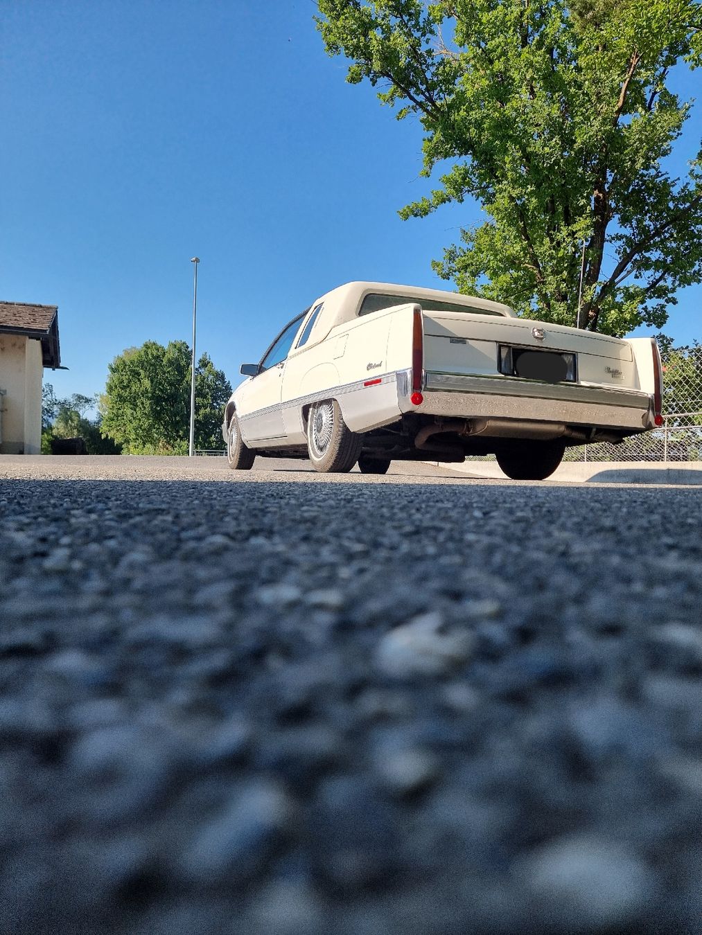 Cadillac Autos: Cadillac Coupe DeVille Fleetwood – D'occasion à Buchs SG par tay_s5jj 1