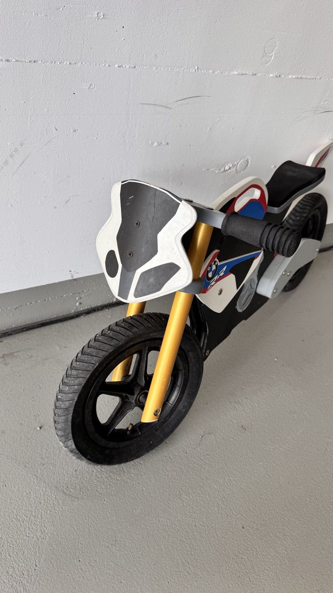 BMW Laufrad fr kleine Rennfahrer! (Gebraucht) in Hrhausen fr CHF 1  nur  Abholung auf Ricardo kaufen