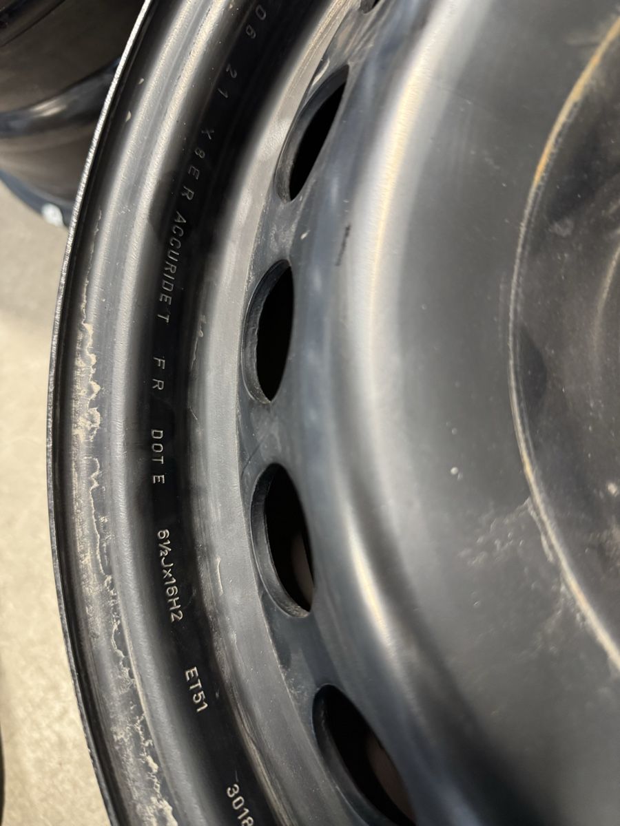 Pneumatici & Ruote complete: Original stahlfelgen vw t6 – Usato da Muri AG venduto da Rubich 1
