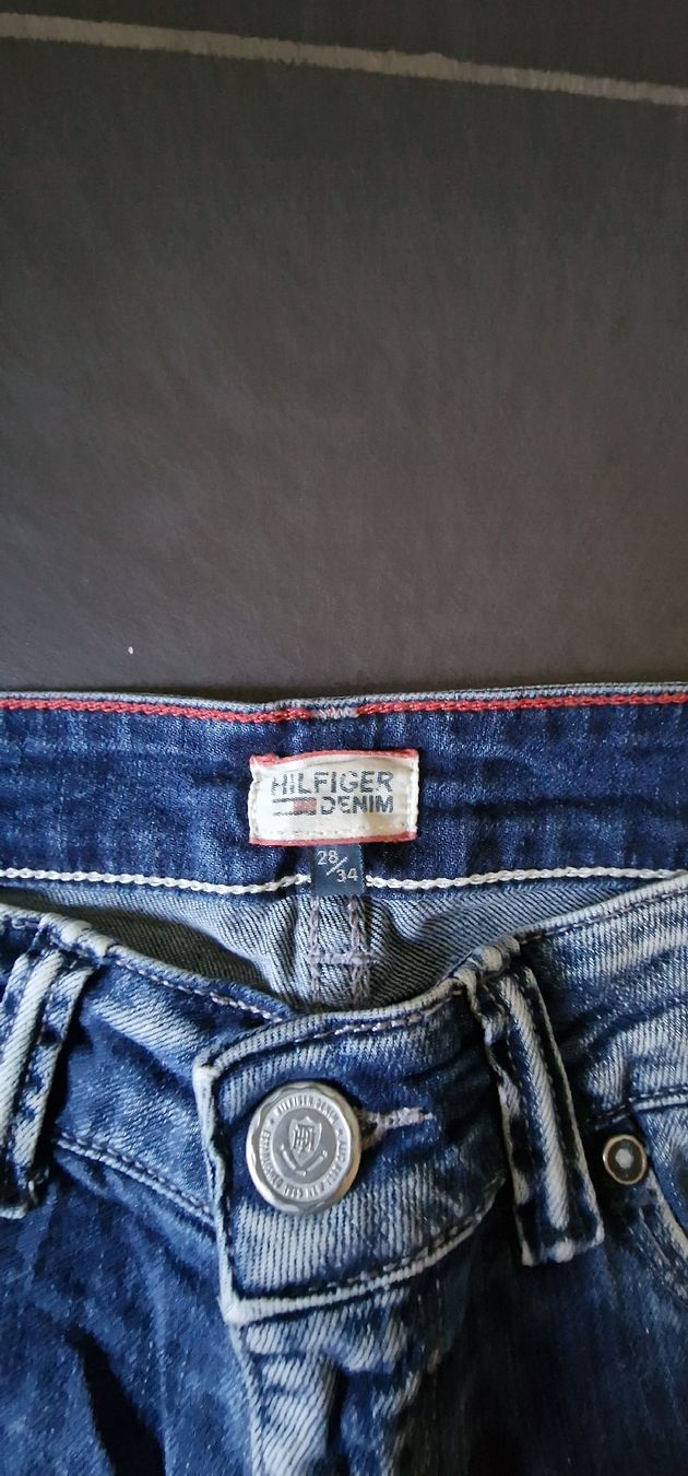 Tommy Hilfiger Jeans: Tommy Hilfiger Jeans – Nuovo (secondo la descrizione) da Oftringen venduto da bin_2wk8 1