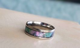 Schöner Ring mit Abalone-Inlay. Neu❣️ Grösse 20,25