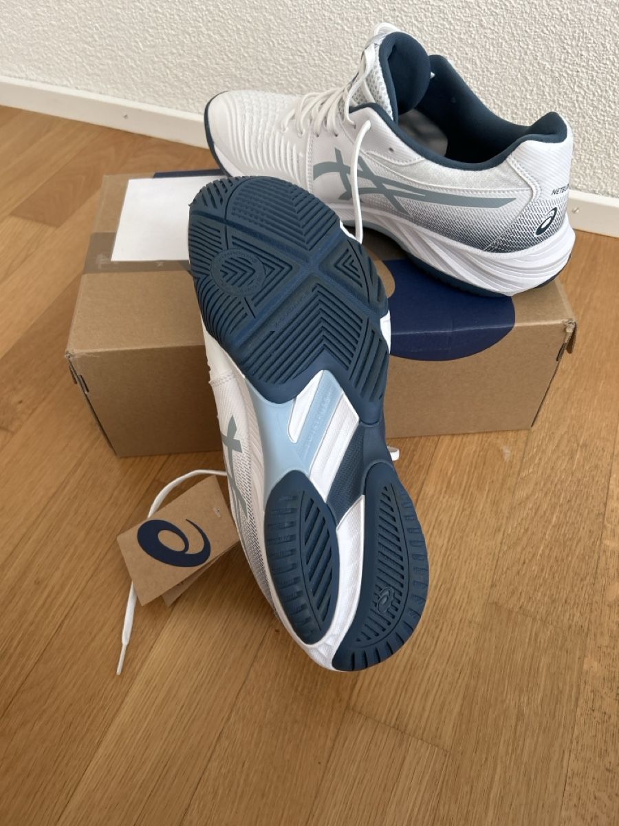 Asics Scarpe da uomo: ASICS netburner 46.5 – Nuovo (secondo la descrizione) da Adliswil venduto da mollymoo 2