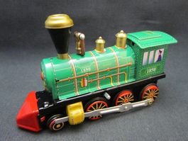 Blech-Lokomotive grün
