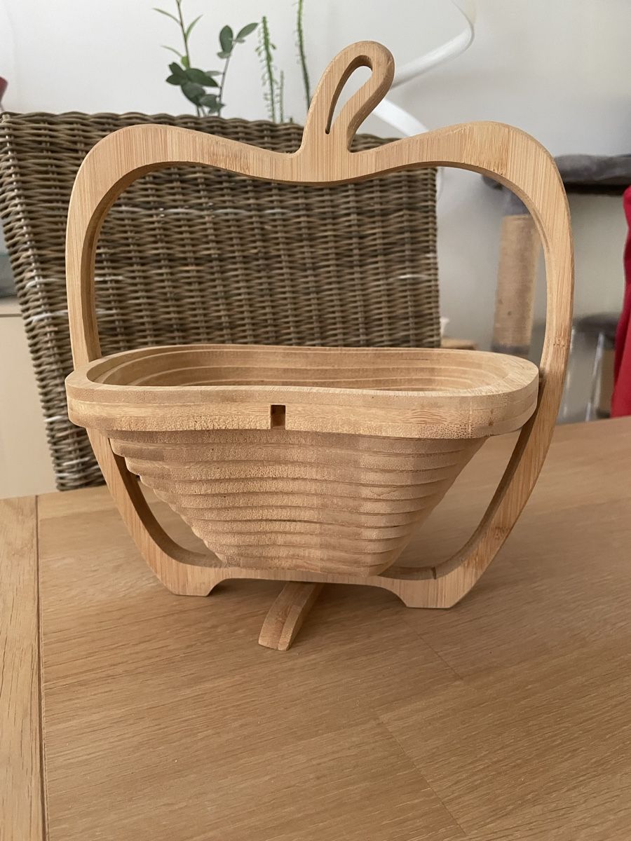 Altro per la casa: Faltkorb Apfelform Holz  – Usato da Aarau Rohr venduto da keedom 2