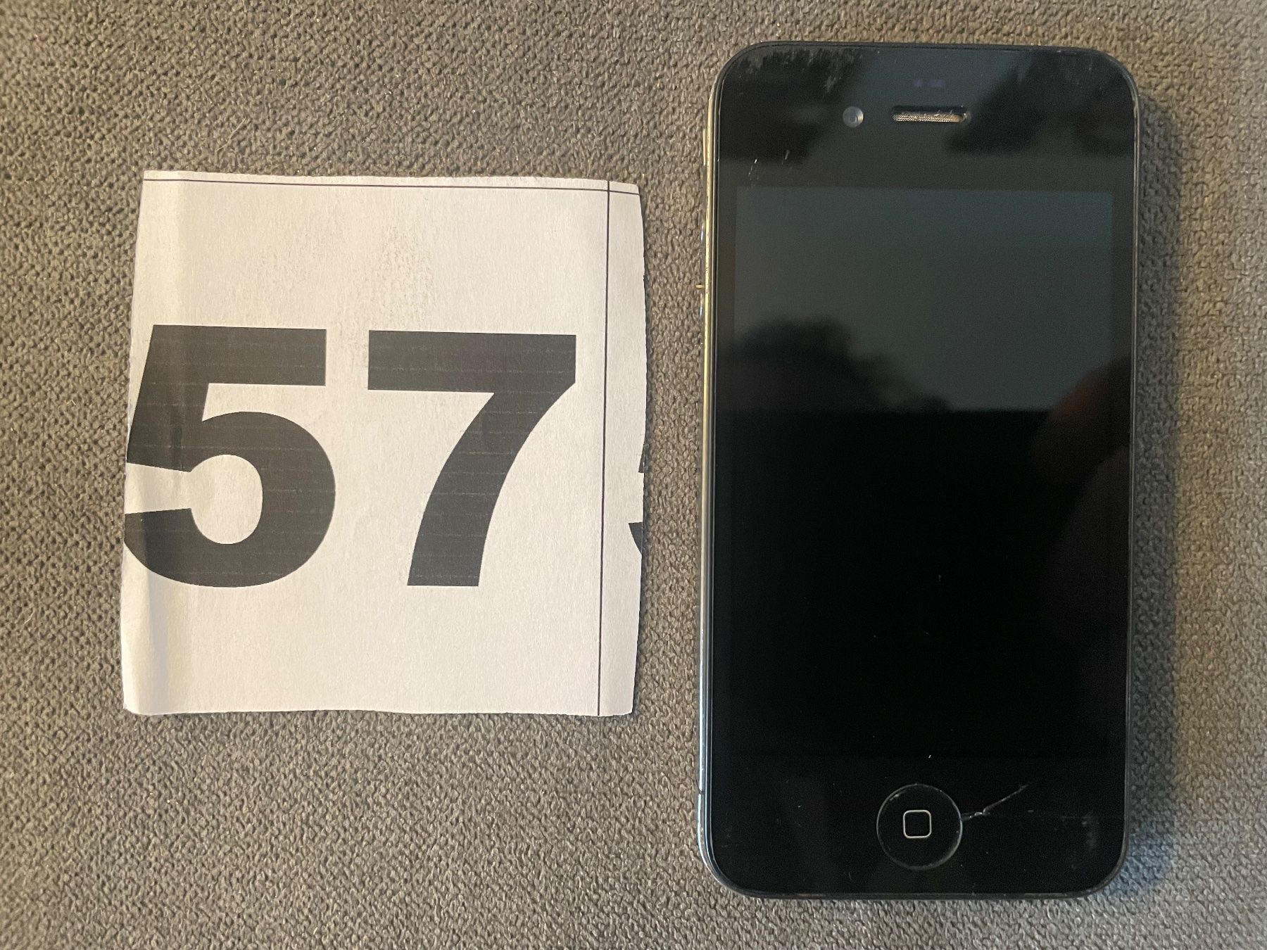 Apple Telefoni cellulari / Smartphones: Apple IPhone 4 A1332  - Pour pièces ou restauration – Difettoso da Denges venduto da Ricautomotive
