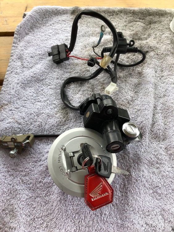 Juego De Válvulas De Arranque Para Honda XRV750 Africa Twin RD07 - Número Original 16046-MAY000