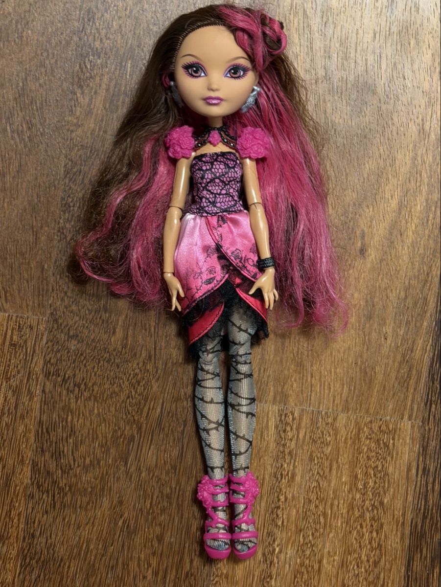 Bambole: Ever After High doll Briar Beauty – Usato da Schindellegi venduto da miminutka