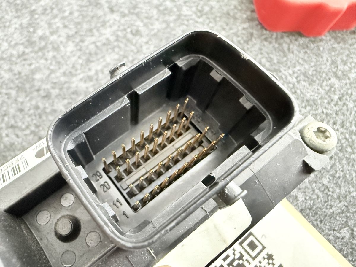 Ducati Tutti i ricambio per moto: Ducati ECU – Usato da Zürich venduto da benoitZH 3