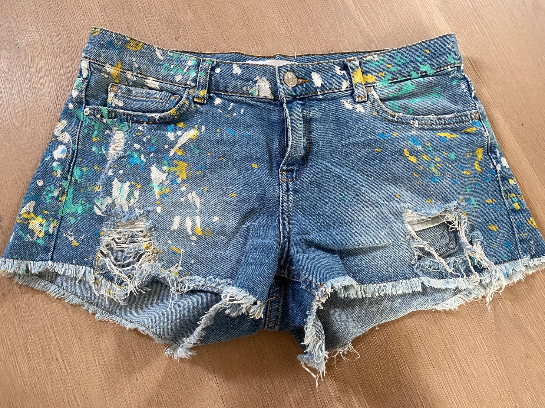 Mango Pantalons: Coole Mango Jeans Shorts Grösse 38 – D'occasion à Winkel par Flyhy2020