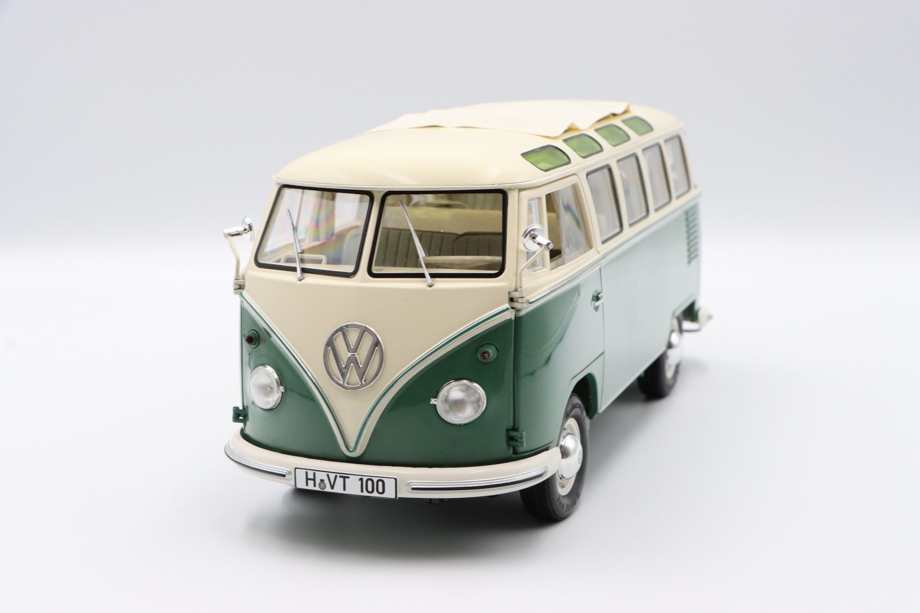 Volkswagen Modellautos: VW T1b Samba 1958 1:18 Schuco – Neu und originalverpackt aus Bühl b.Aarberg von modelldiecast 3