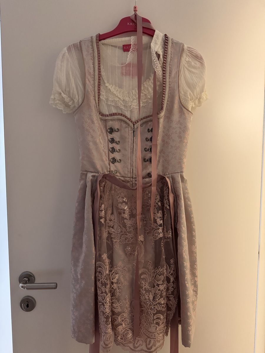 Costumi: Krüger Dirndl, Gr. 36 – Usato da Luzern venduto da Schumii123