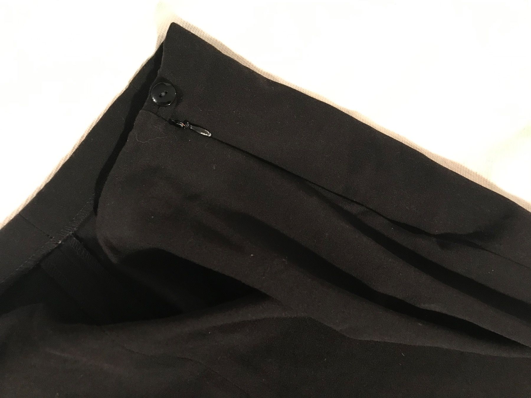 Pantaloni: Damen-Hose Schwarz – Usato da Therwil venduto da jonasiw 2