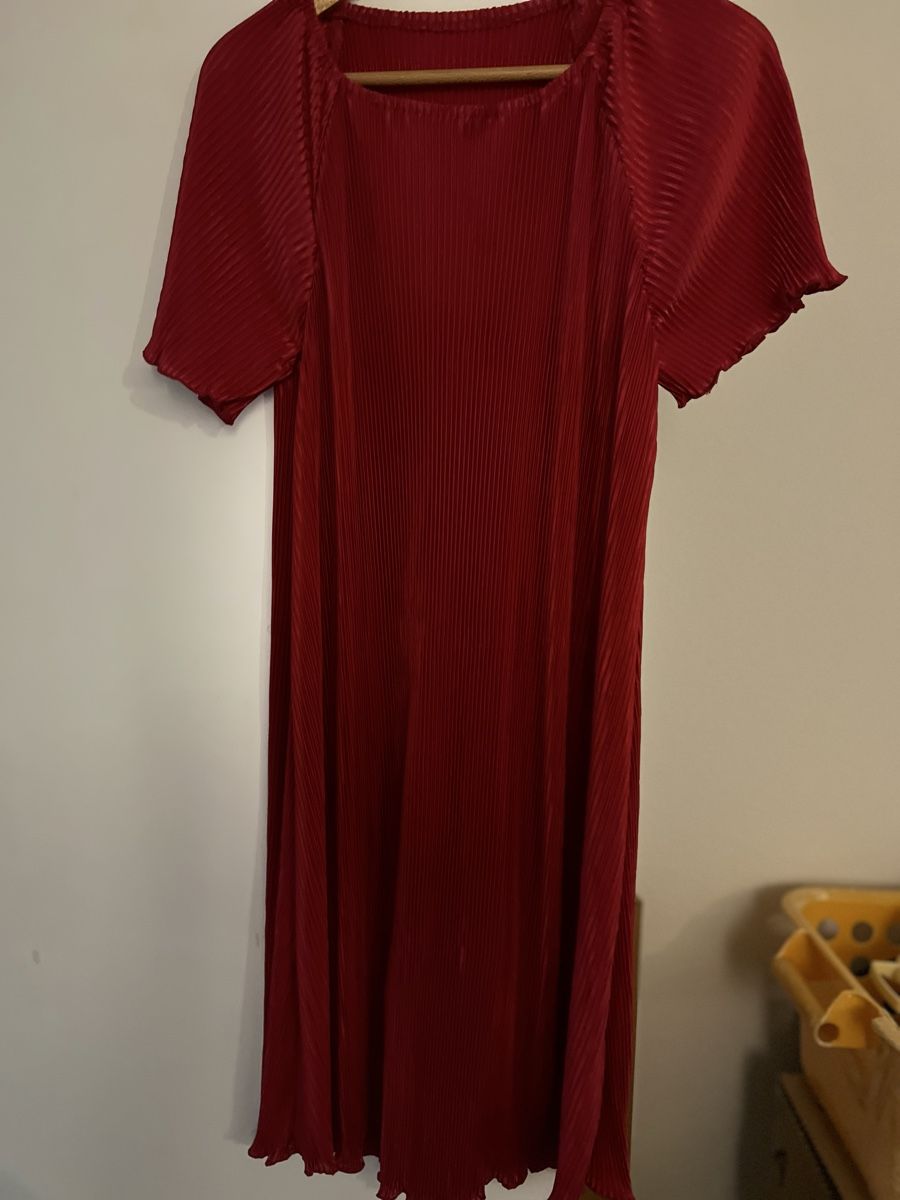 Kleider: Rotes Kleid Grösse XL  Gefaltet – Neu und originalverpackt aus Siebnen von toshi123 2