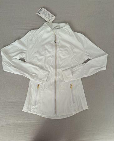 Lululemon weiss size 6