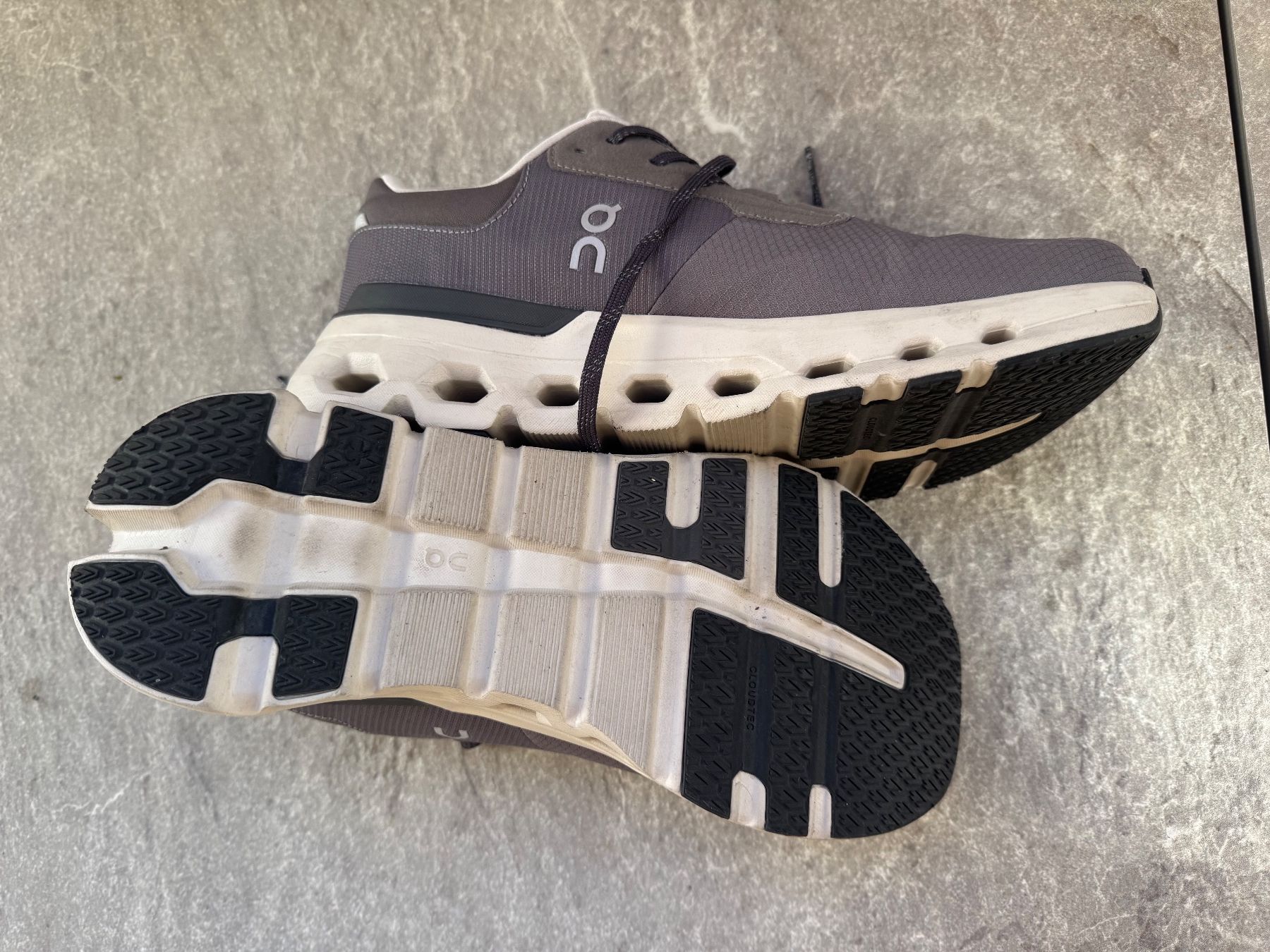 On Chaussures hommes: ON Laufschuhe Cloudrunner 2 Waterproof Gr 42 (fast wie neu) – D'occasion à Thalwil par ber_26gv 3