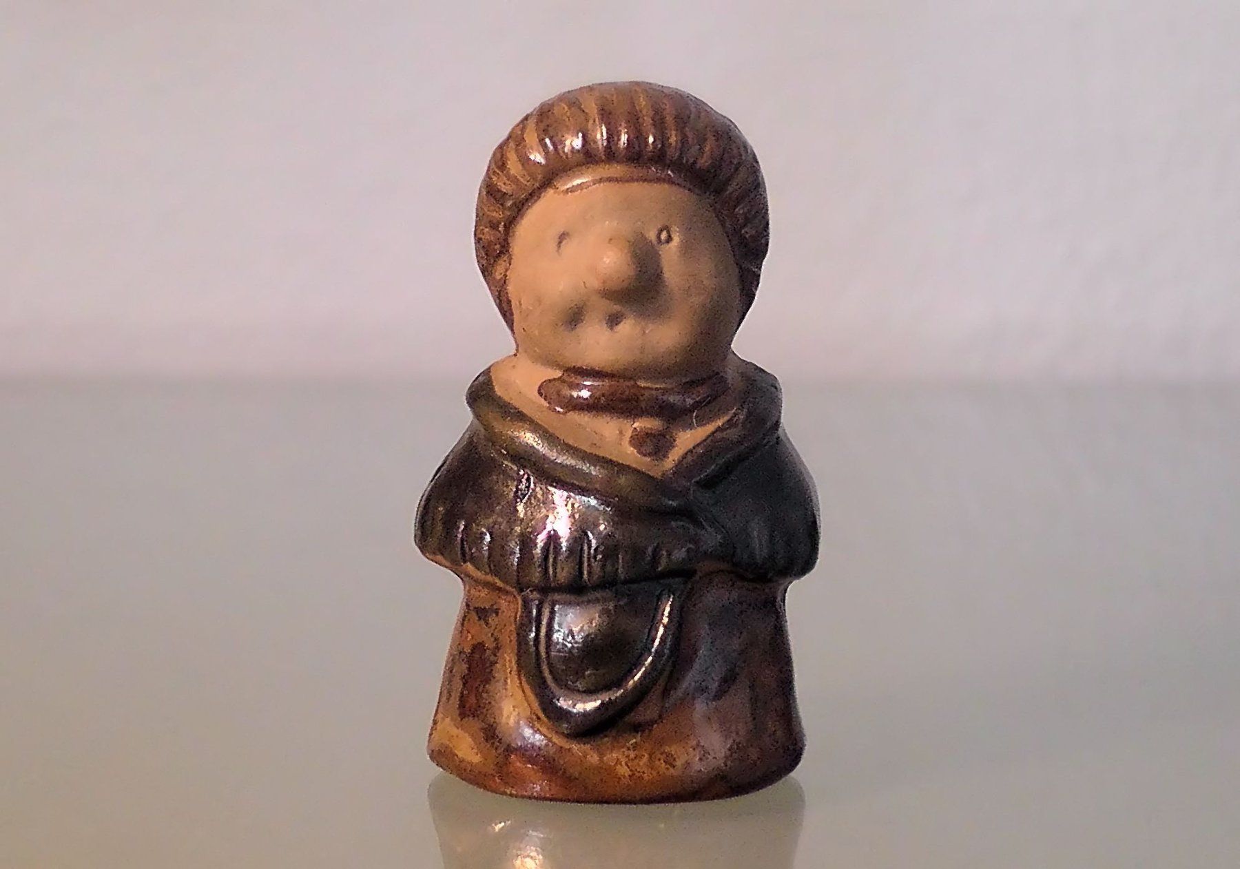 Statuette: Figur aus Ton alte Dame – Usato da Rüti ZH venduto da Prostias