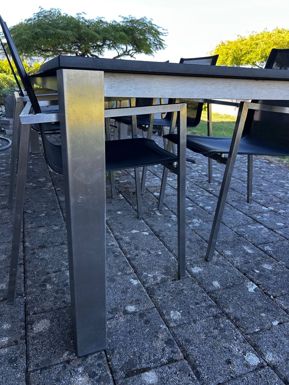 Tavoli: Gartentisch Granit mit verzinktem rostfreien Gestell – Usato da Rüschlikon venduto da .lucia 1