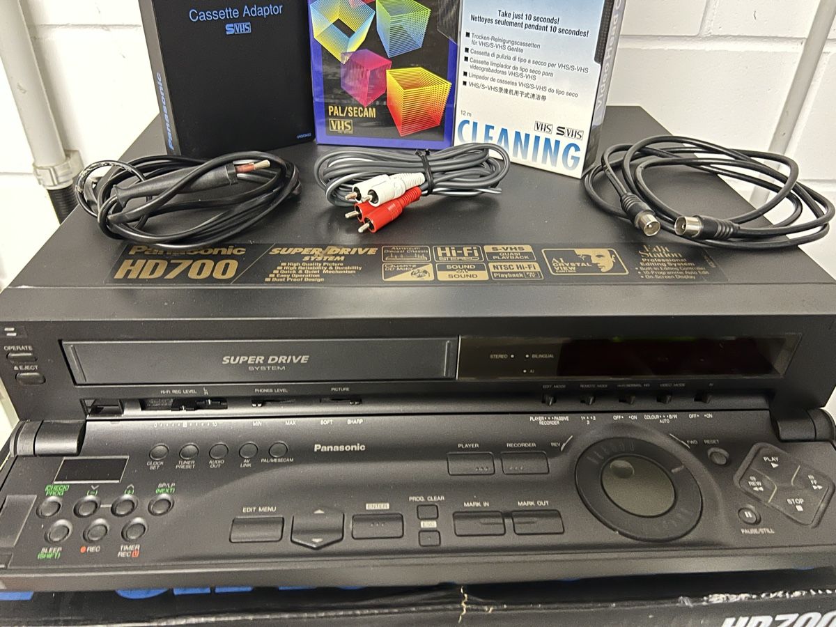 Panasonic Registratori: VHS-Videorecorder NV-HS700 von PANASONIC – Usato da Schongau venduto da Retro_Shop 2