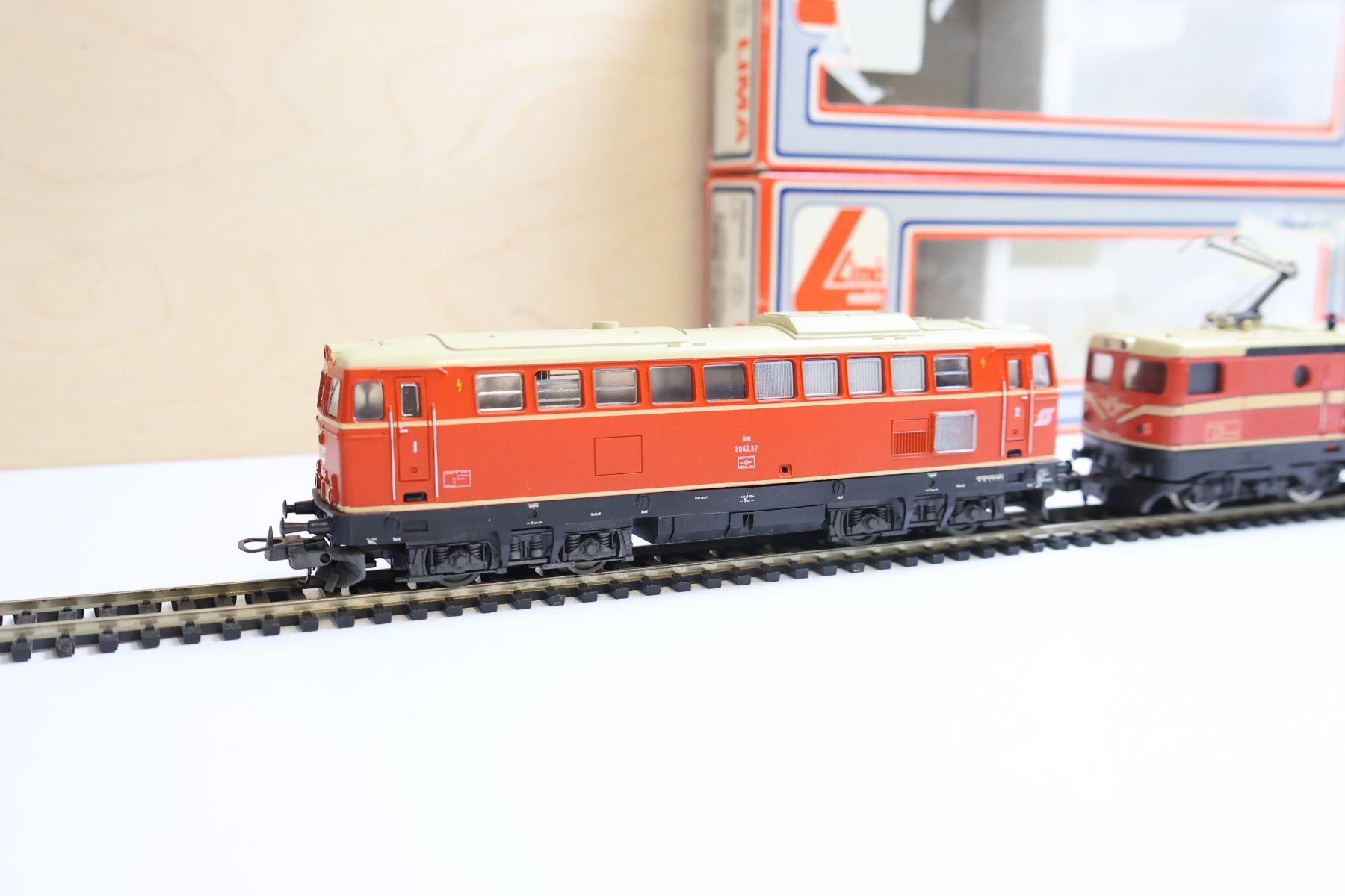 Lima Modellini di ferrovie: Lima Doppelpack ÖBB E-Lok + Diesellok H0 DC – Usato da Winterthur venduto da Monstera 4