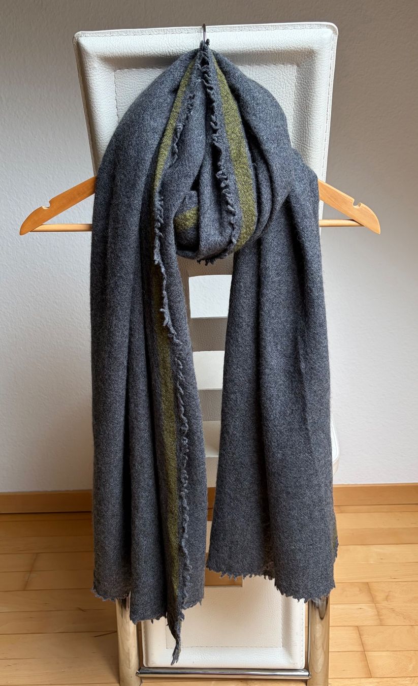 Massimo Dutti Foulards & écharpes: Massimo Dutti Schal – D'occasion à Unterägeri par Jutka_04