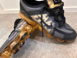 Nike Air VaporMax 2019 “Black/Metallic Gold”