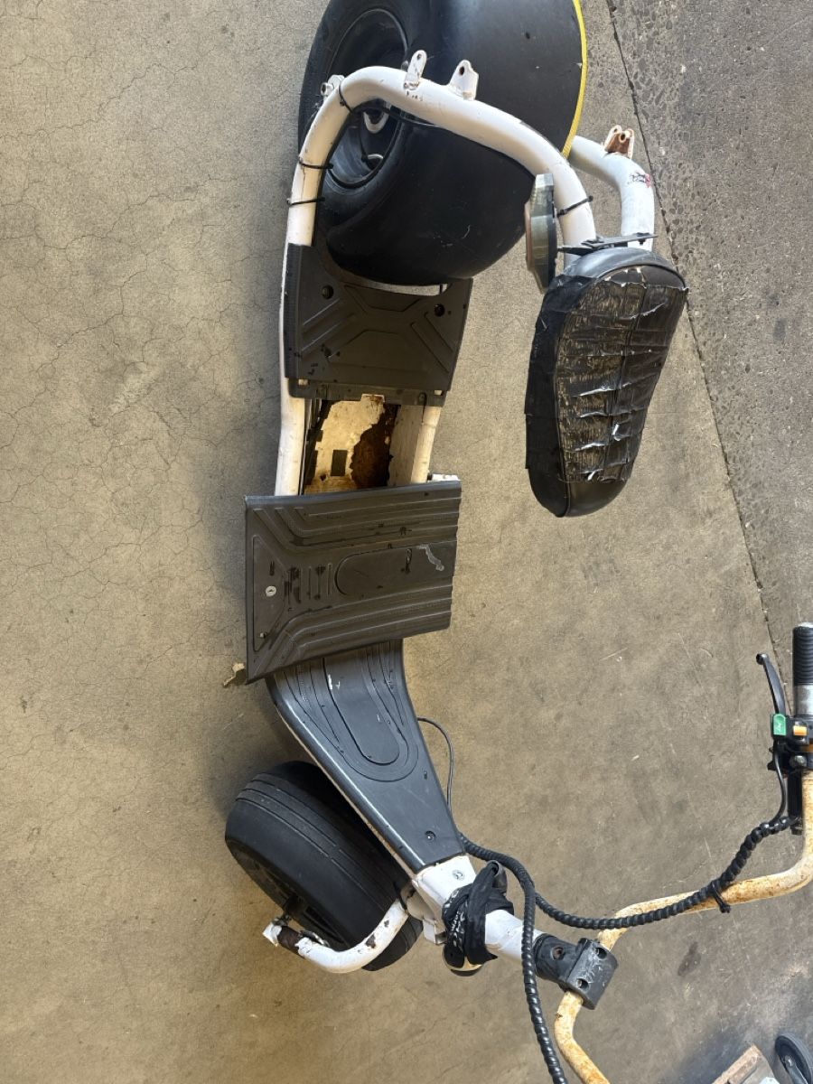 Veicoli elettrici: E-Scooter für Bastler  – Difettoso da Horriwil venduto da Carrera68 4