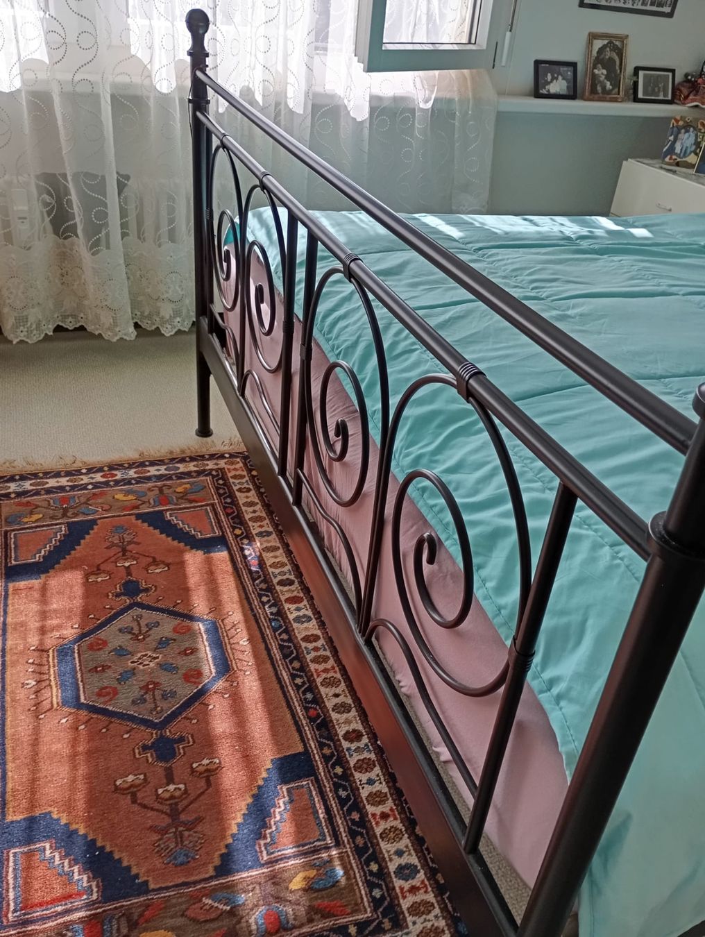 Letti: Metal Bed Frame with Decorative Swirls - Queen Size - Summer – Usato da Zürich venduto da pinish 2