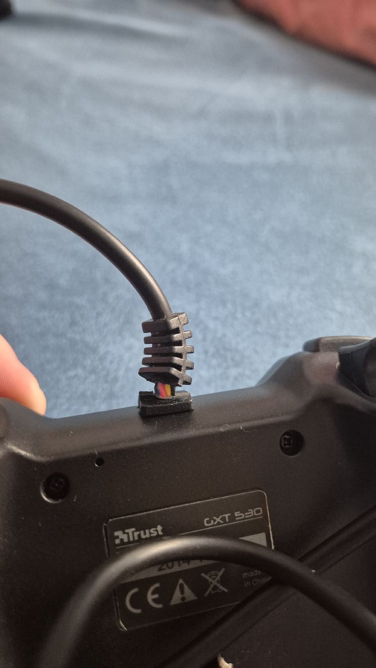 Trust Controller: Manette Trust – Usato da Corcelles-Payerne venduto da craveiro_in4k 3