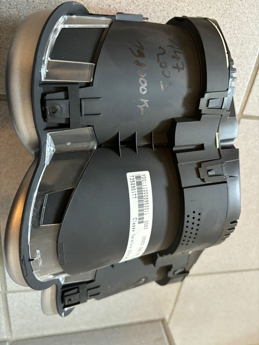 Alle Autoersatzteile: Alfaromeo 147 jg 2003 Tachmeter, Tacho – Gebraucht aus Engelburg von tho_lv8y 1