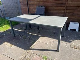 Gute erhaltener Gartentisch zu verkaufen