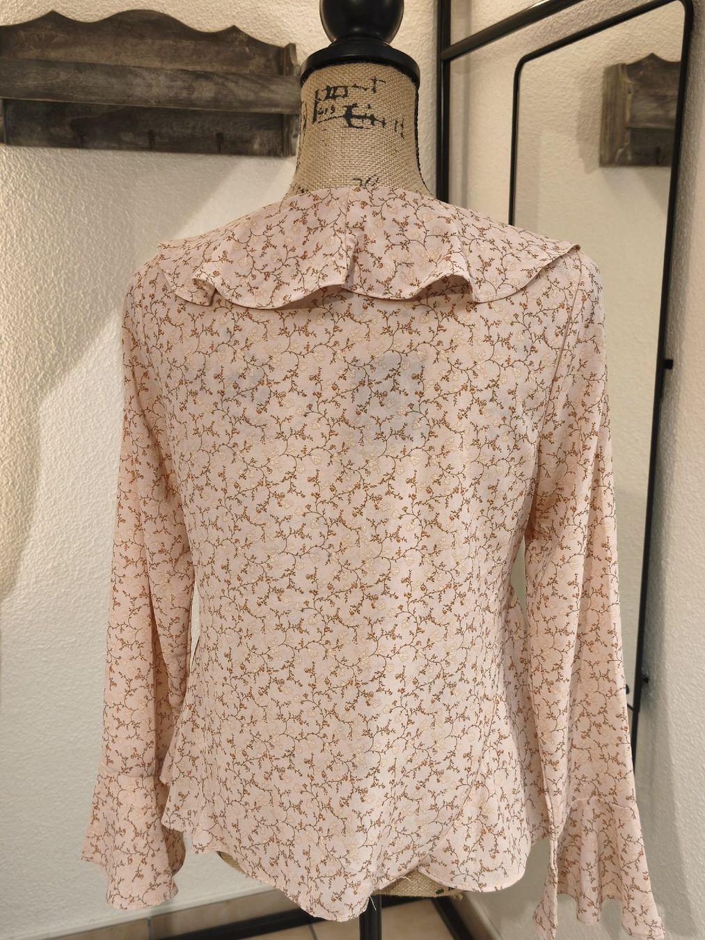 Zebra Blusen: Zebra Bluse mit Rüschen hellrosa mit Blumenmuster Grösse S – Neu (gemäss Beschreibung) aus Emmetten von SecondhandSiska 2