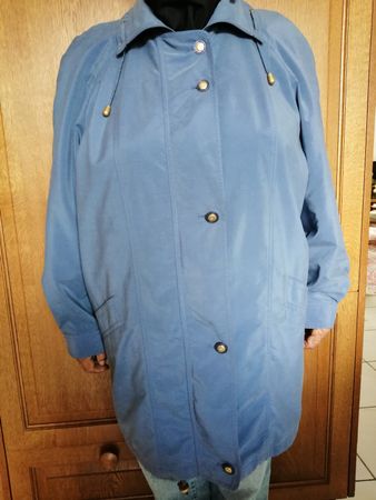 Damen Jacke 48 von Delmod hellblau neuwertig