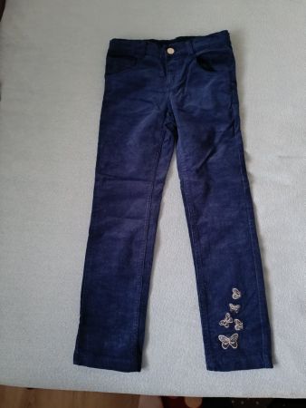 Neue Cordhose mit Schmetterlingen 122