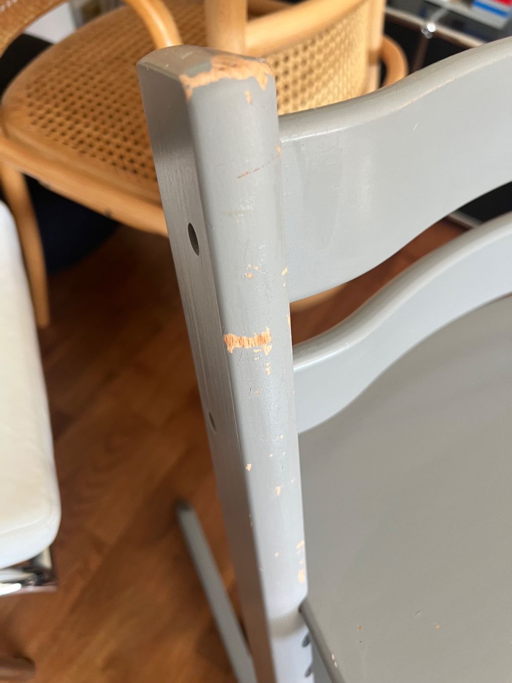 Stokke Seggioloni: Stokke Tripp Trapp Kinderstuhl Grau – Usato da Jona venduto da Sariksa 6