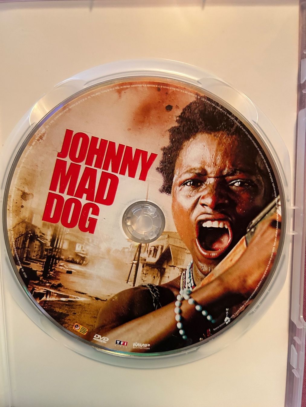 Tutti i DVDs: JOHNNY MAD DOG – Usato da St-Cierges venduto da Crisi53 2