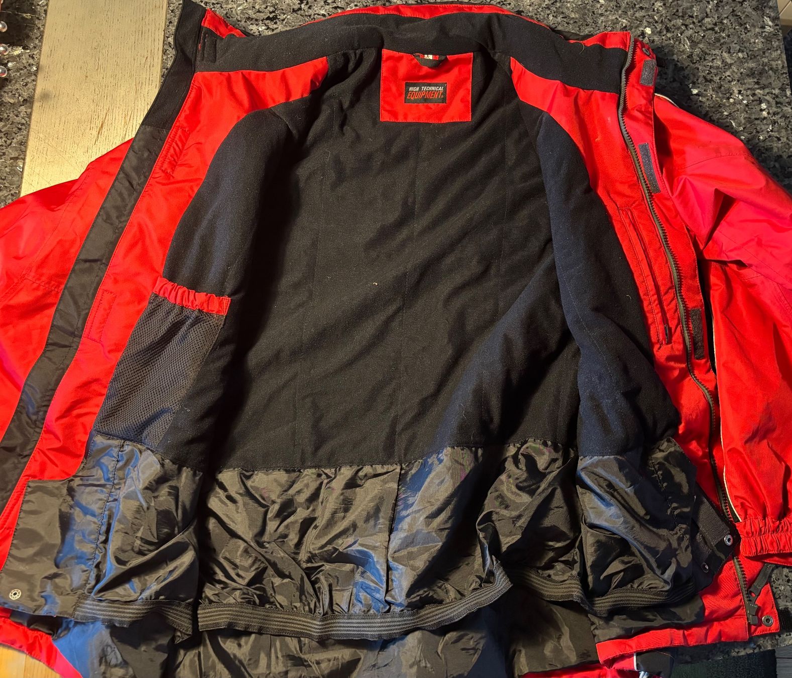 Vestes: Rote Herren Skijacke – D'occasion à Sulz AG par ZIRON-ART 1