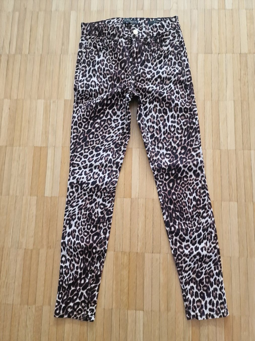 Guess Hosen: Guess Hose – Gebraucht aus Laufenburg von may_r2st