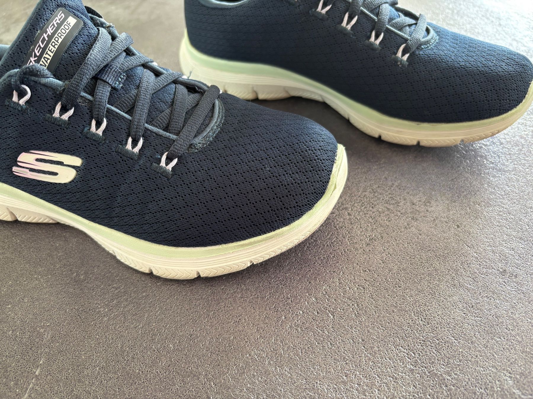 Skechers Chaussures femmes: Damen Sneaker Skechers Blau Grösse 37 – D'occasion à Flawil par HeisseReifen 4